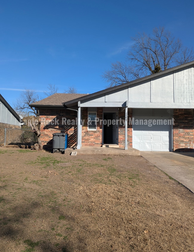 Building Photo - East Tulsa Duplex Unit for Rent (2beds/1.5baths)