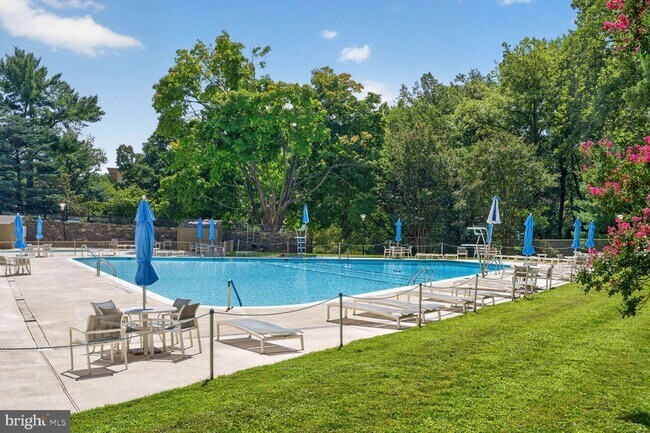 Building Photo - 10500 Rockville Pike