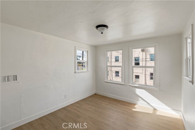 Building Photo - 272 W 9th St