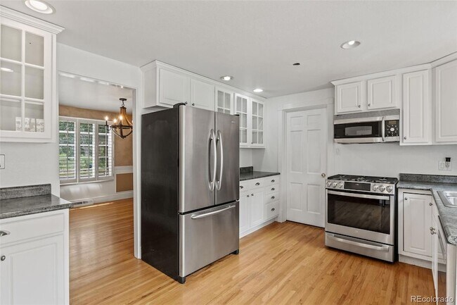 Building Photo - 2912 Drakestone Dr