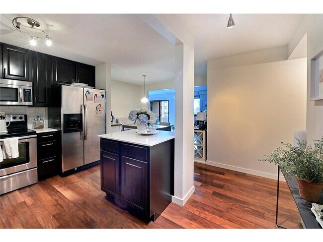 Building Photo - 48 Groveland Terrace