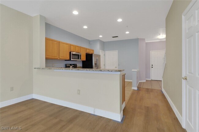 Building Photo - 936 Hampton Cir