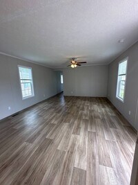 Building Photo - 921 Peacock Ln