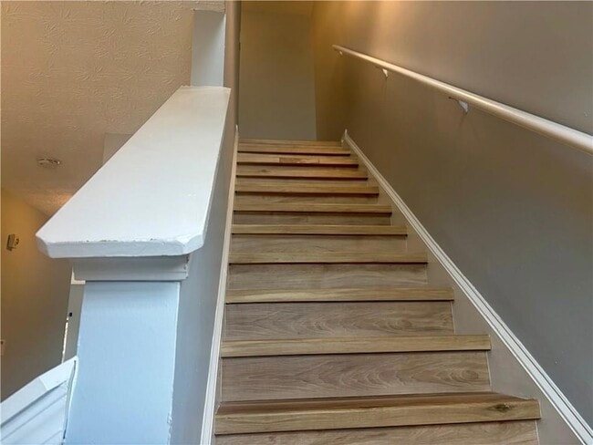 Building Photo - 6347 Ellenwood Dr