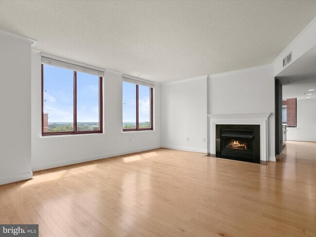 Primary Photo - 1205 N Garfield St