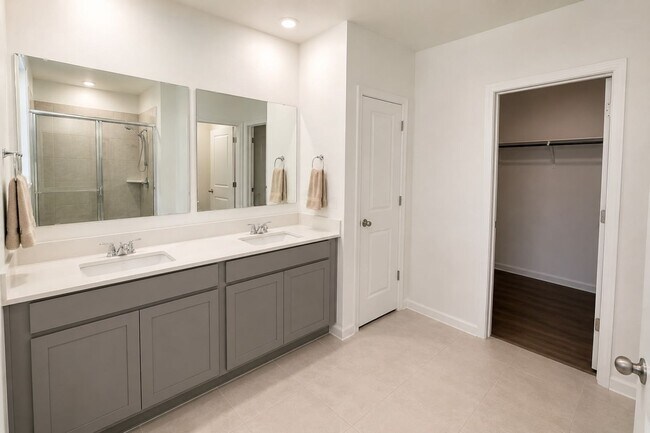 Building Photo - 4/2 Cascades Home