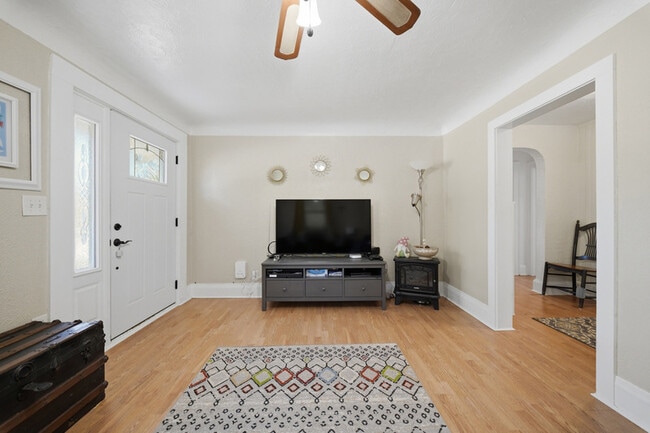 Building Photo - 3727 Henrico St