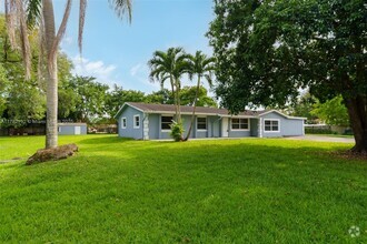 Building Photo - 13980 SW 36th Ct