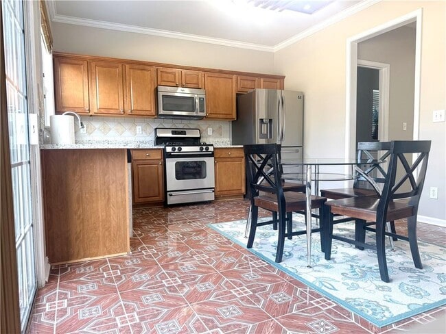 Building Photo - 8965 Friarbridge Dr