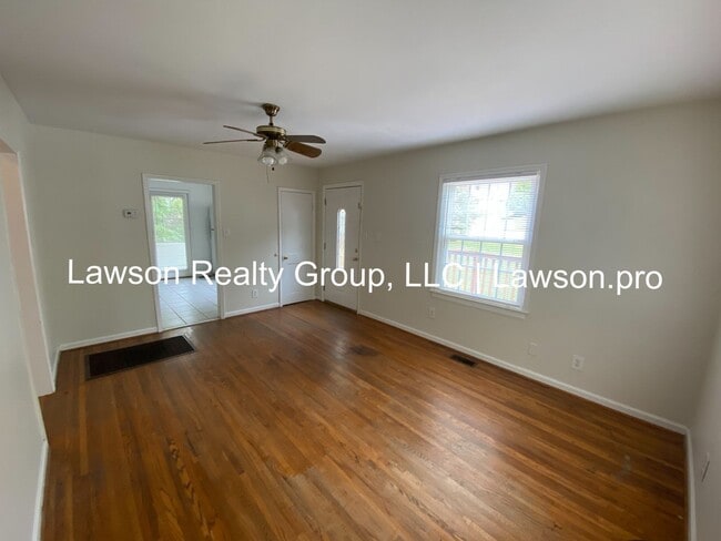 Building Photo - Two Bedroom Home In Salem with Spacious Ya...