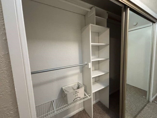 Building Photo - 15334 Oak Terrace Dr