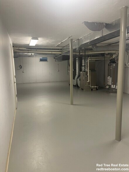 Building Photo - 901 W Roxbury Pky