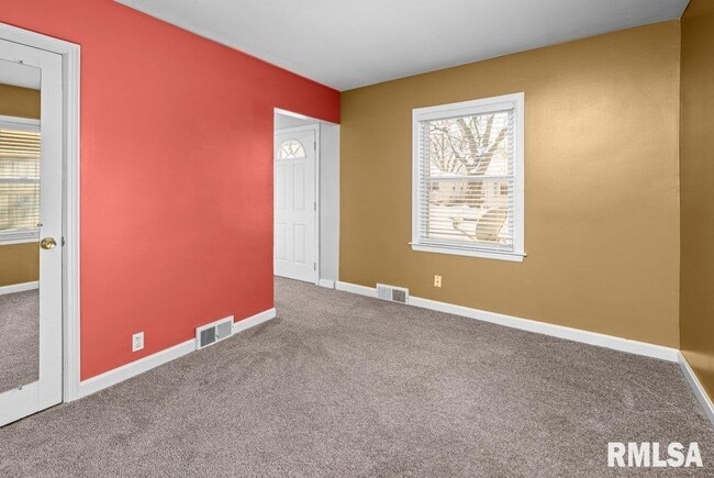 Building Photo - 1916 33rd St