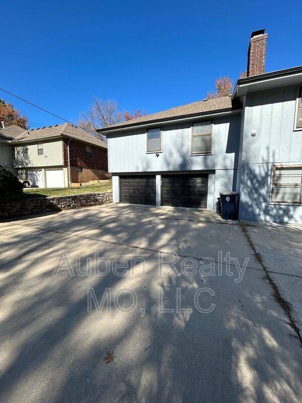 Building Photo - 407-409 E 117th St