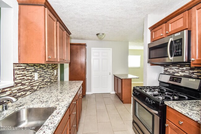 Building Photo - 4809 Granada Dr