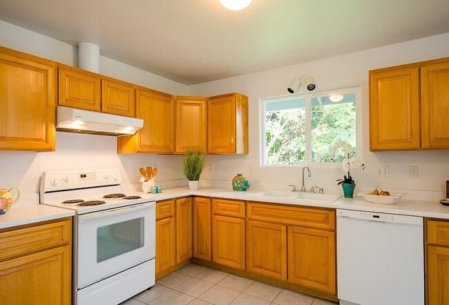 Building Photo - 15-1484-1484 27th Ave