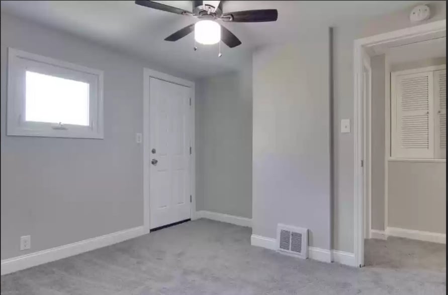 Building Photo - 14744 Athens Ave