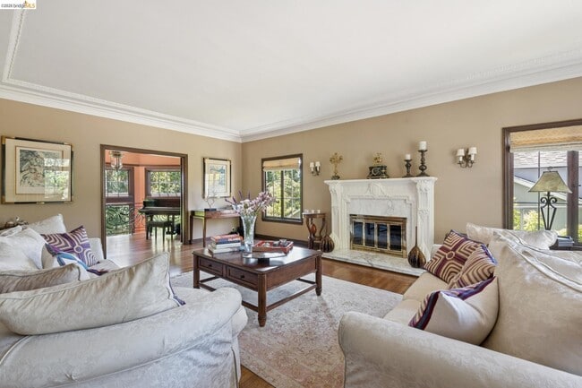 Building Photo - 15 Selborne Dr