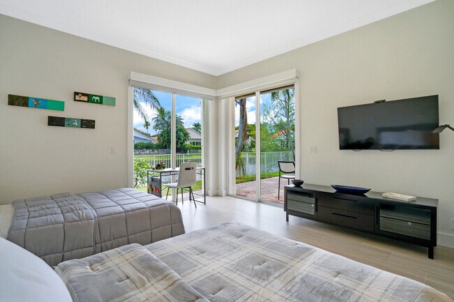 Building Photo - 14300 Calypso Ln