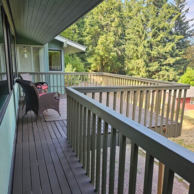 Building Photo - Private Bainbridge Island Retreat with Acreage & Modern Comforts