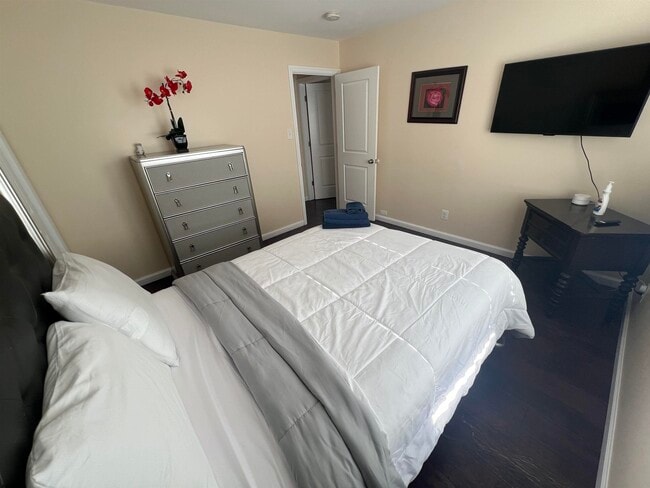 Building Photo - 239 N Derby Ave