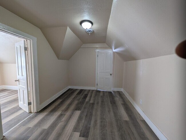Building Photo - 2454 N Holton St