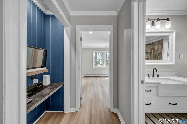 Building Photo - 240 Great Plain Rd