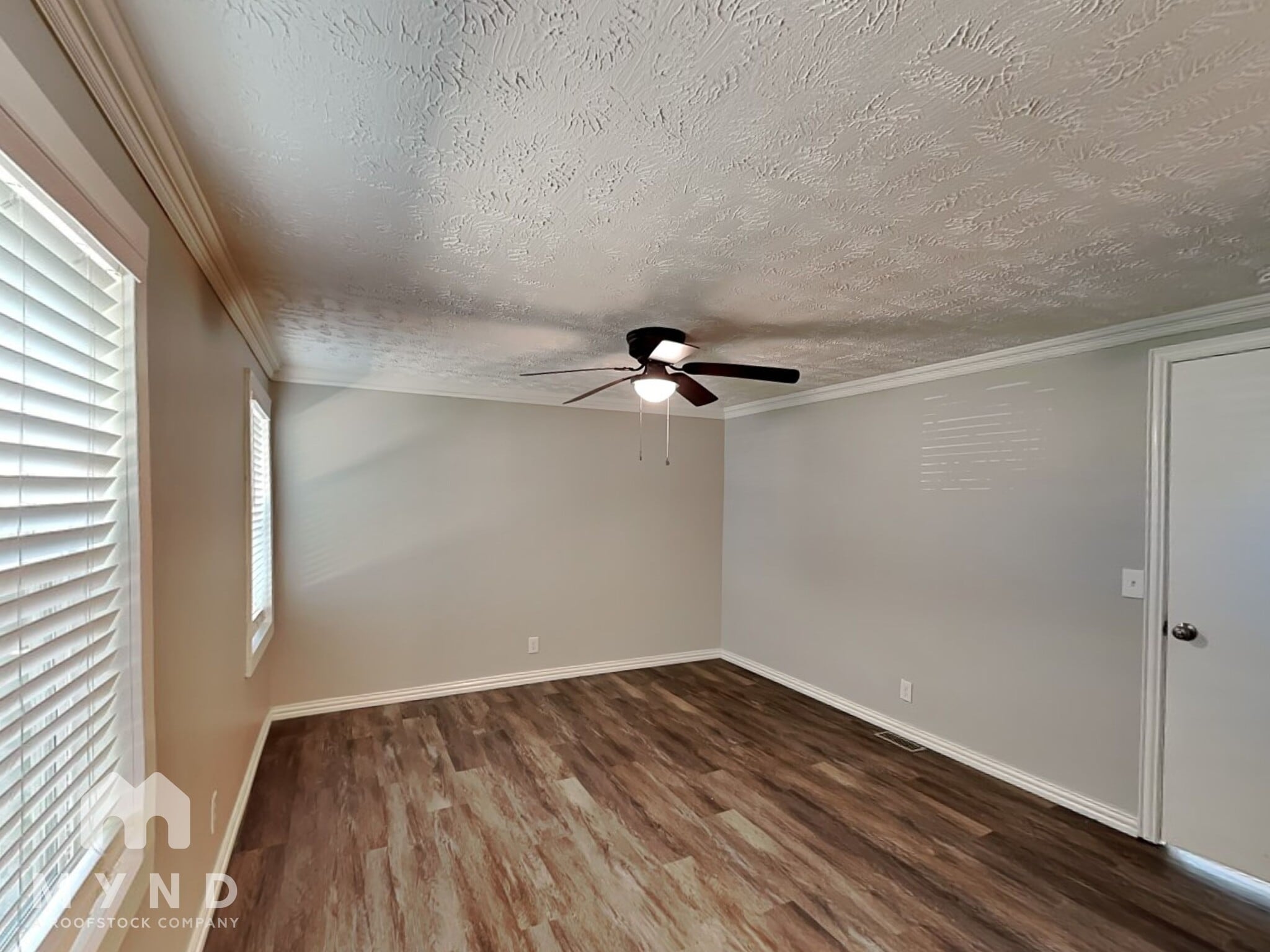 Building Photo - 12 The Briars