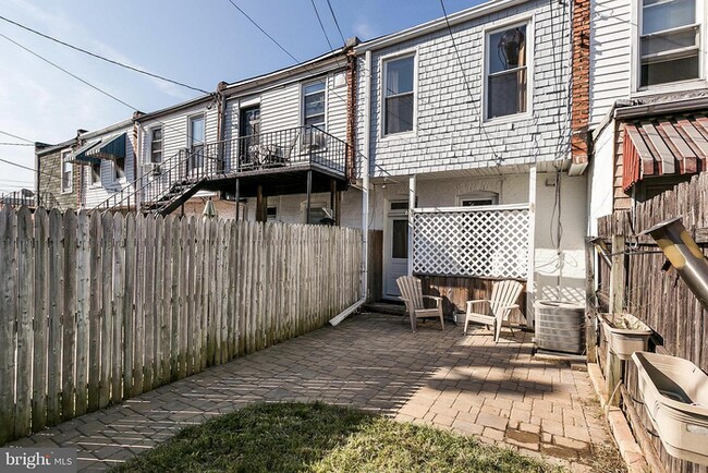 Building Photo - 3 Bedroom in a GREAT AREA