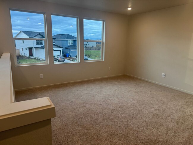 Building Photo - Beautiful 5 BD* 3 BA **NEW** CONSTRUCTION* Single Family Home Located In East Park Village Commun...