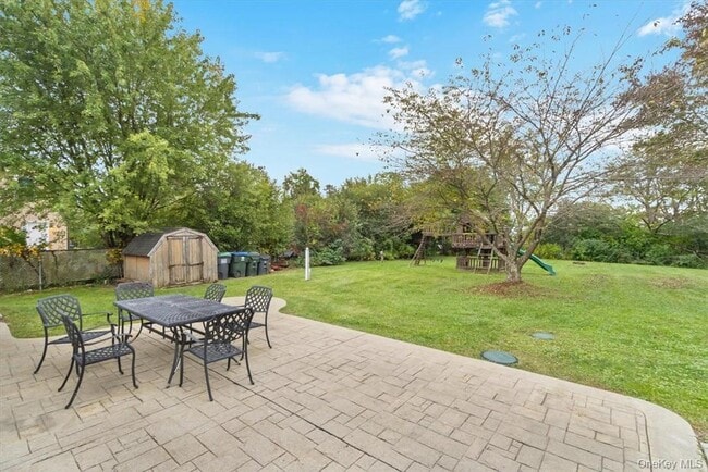 Building Photo - 1467 Goshen Turnpike