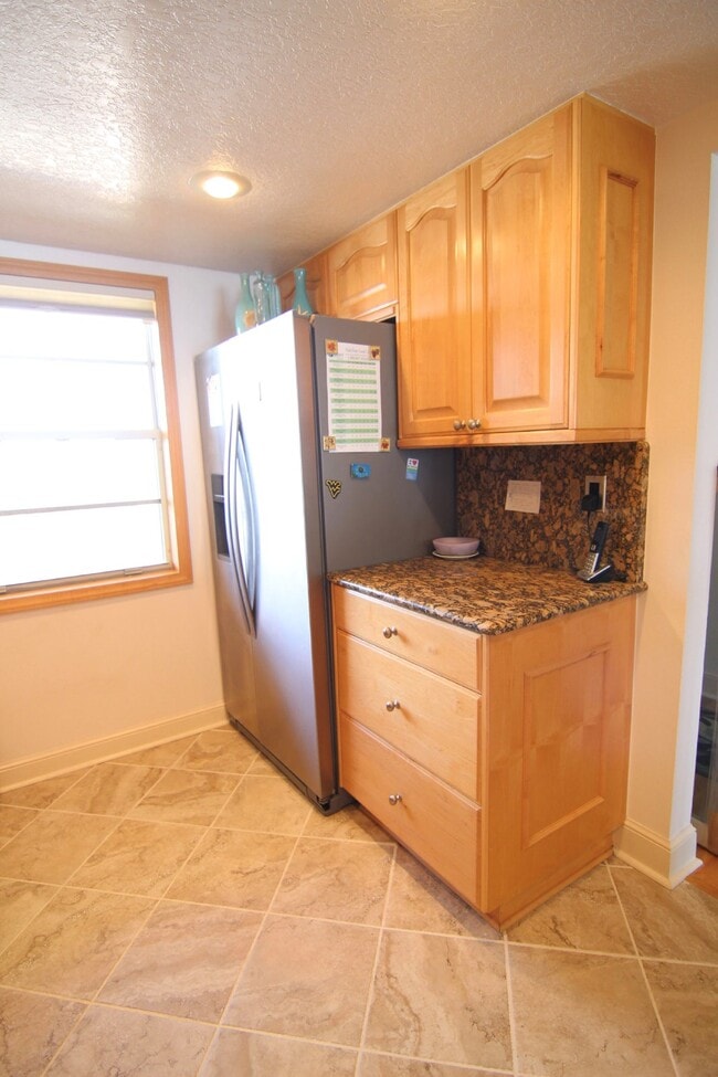 Building Photo - REEF CONDO DIRECT OCEAN FRONT