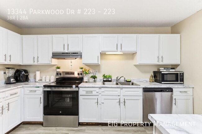 Building Photo - 13344 Parkwood Dr