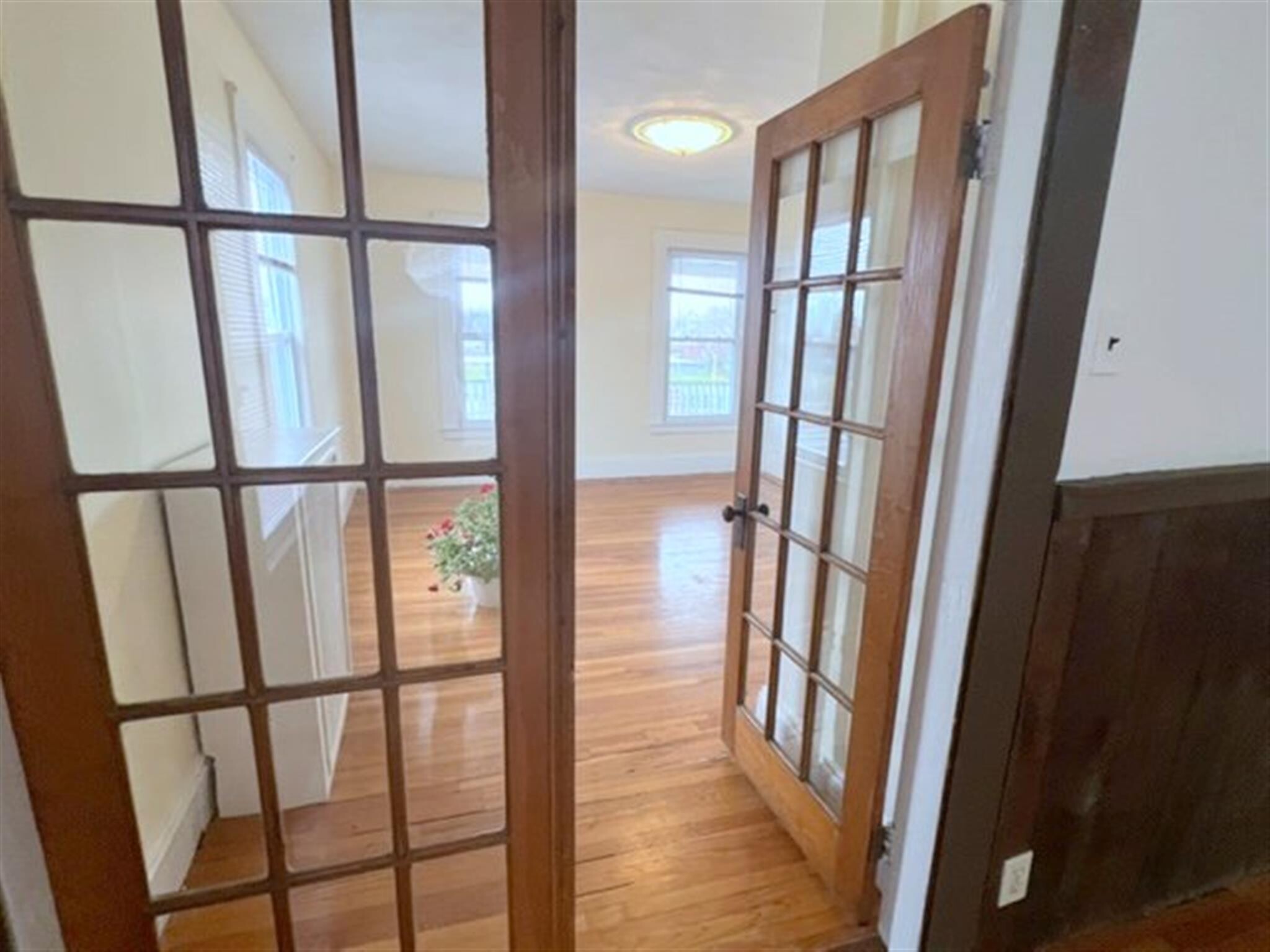 Building Photo - 543 Broadway