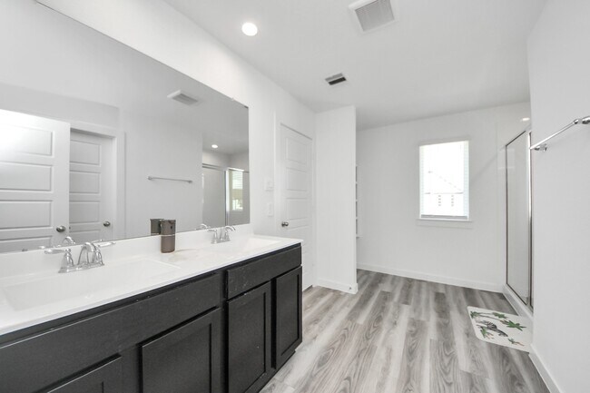 Building Photo - 12326 Basilwood Dr