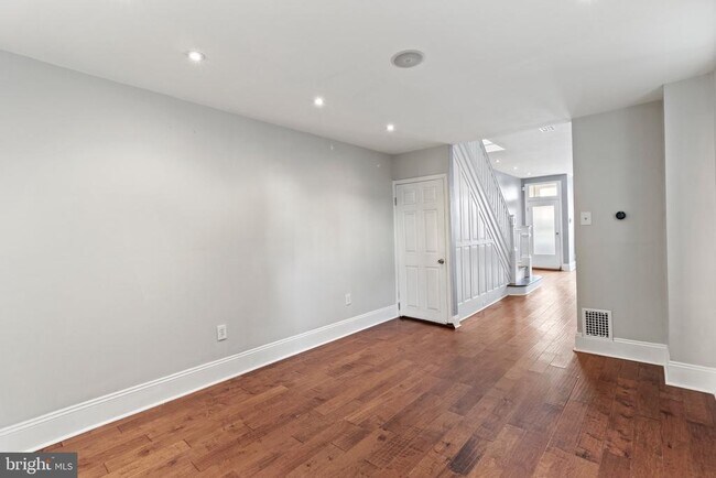 Building Photo - 2443 E Cumberland St