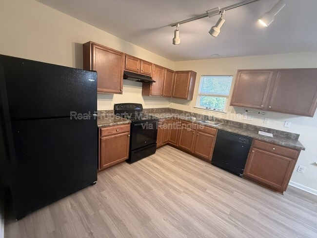 Building Photo - 2318 Deerbrook Forest Ln