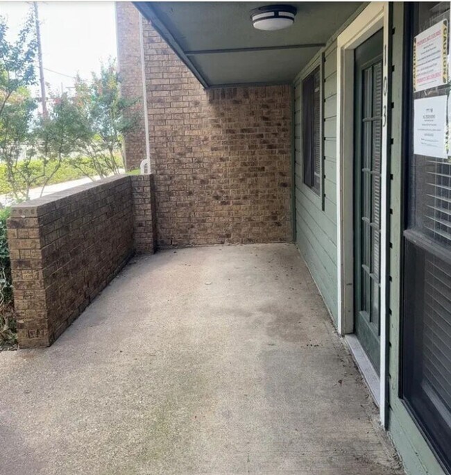 Building Photo - 6108 Abrams Rd