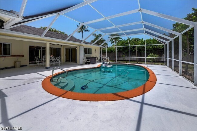 Building Photo - 639 Pompano Dr