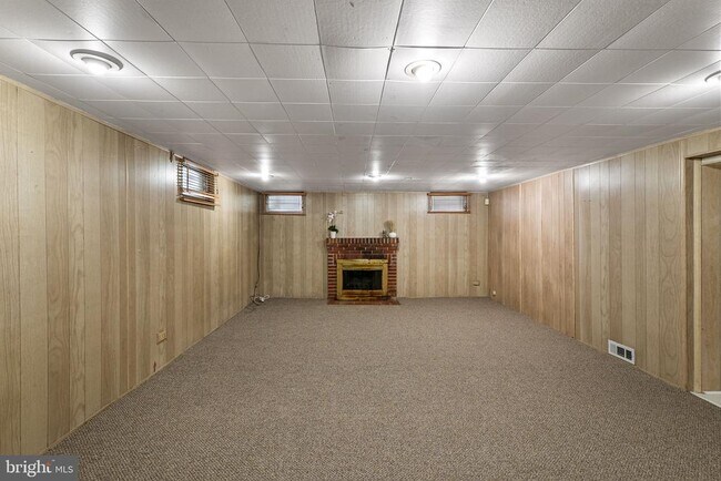 Building Photo - 1541 Doxbury Rd