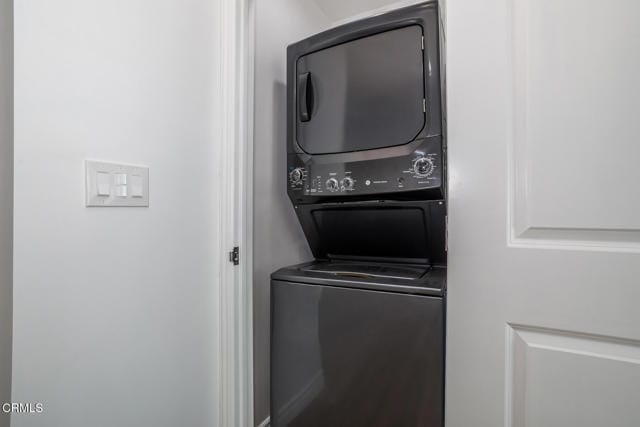 Building Photo - 3308 Primavera St