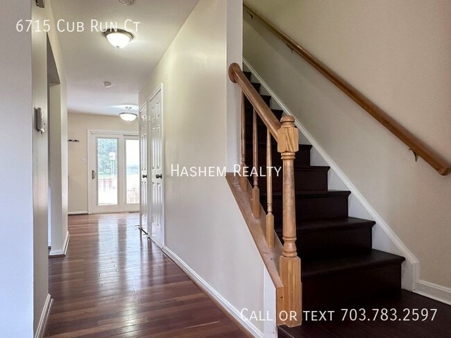 Building Photo - 6715 Cub Run Ct