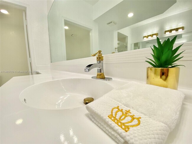 Building Photo - 10770 NW 66th St