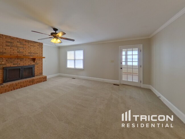 Building Photo - 1041 Henry Terrace