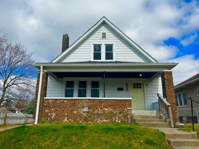 Building Photo - 1120 Hoefgen St