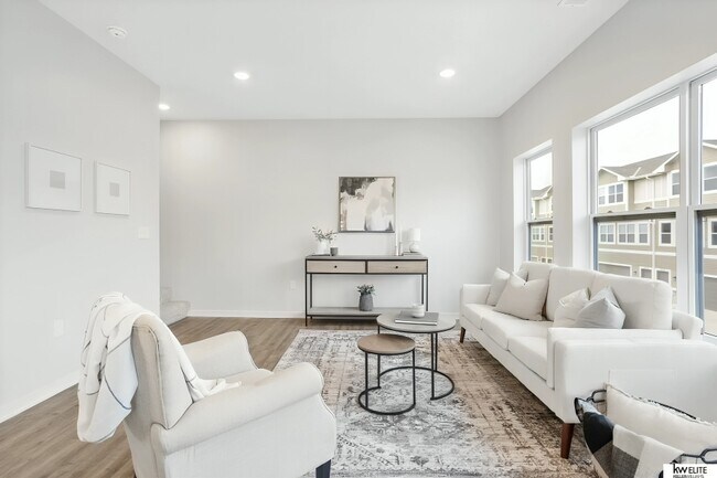 Building Photo - 20855 R Ct