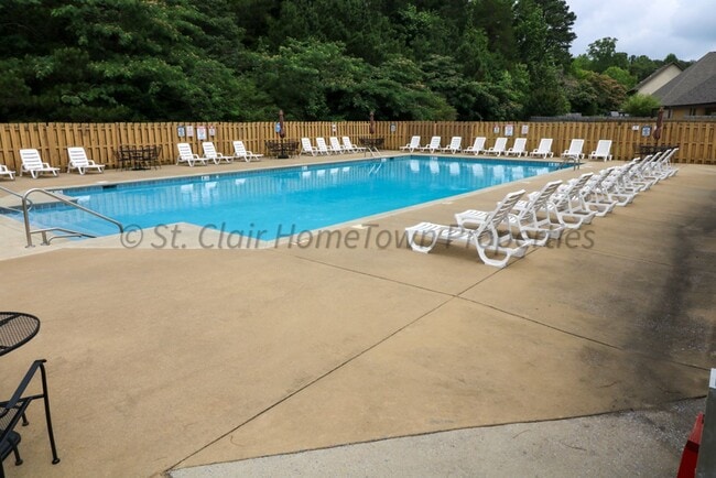 Building Photo - Desirable Community of Avalon