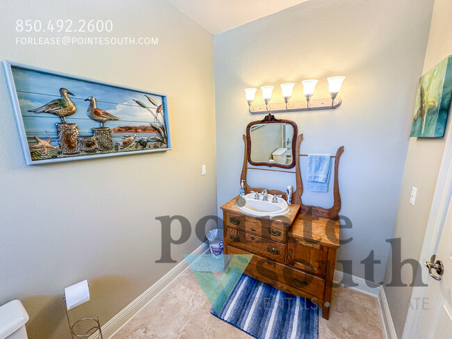 Building Photo - Furnished Condo in Destin!