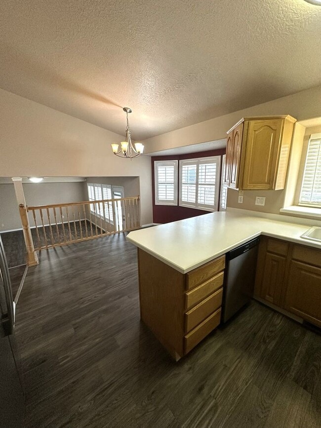 Building Photo - 4 Bed | 2.5 Bath Home in Clinton – Ready for Move-In!