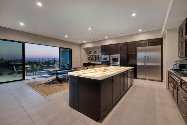 Building Photo - 609 Sleeping Dragon Dr